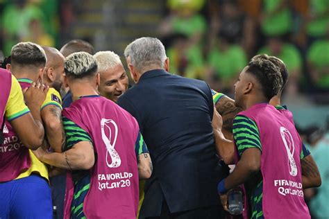Brazil coach Tite reveals 15 players of his World Cup .
